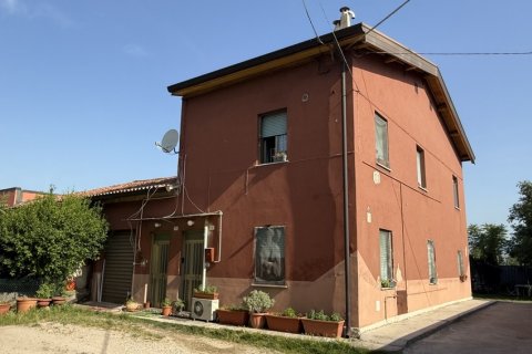 Villetta Bifamiliare con giardino in Vendita a Verona zona Bassona