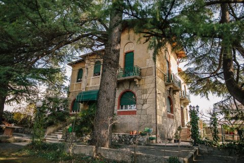 Villa Liberty in Vendita a Sant'Ambrogio di Valpolicella Località Ponton